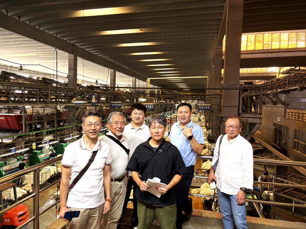 世界最高爆睡ムートンシーツの製造工場をこの目で見る旅　よくねる寝具店