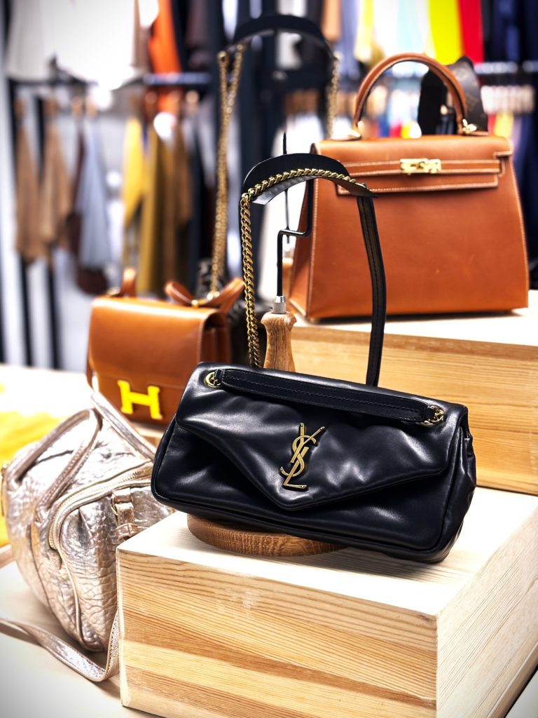 世界最高爆睡ムートンシーツの製造工場をこの目で見る旅　よくねる寝具店