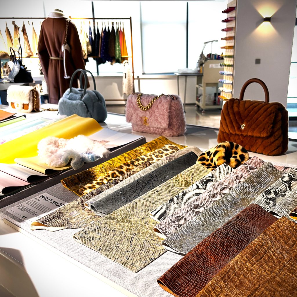 世界最高爆睡ムートンシーツの製造工場をこの目で見る旅　よくねる寝具店